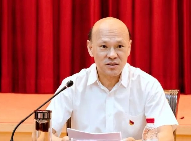 Vụ ông lớn showbiz bị tuyên án tử: 1 sao nam hạng A lộ ảnh thân mật đáng ngờ, "danh sách đen" hé mở?- Ảnh 1.