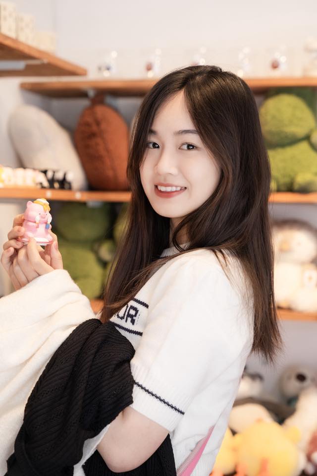 Thủ khoa Hiền Mai lộ mặt mộc cực xinh khi học quân sự, nhận được nhiều yêu thương chăm sóc từ bố mẹ- Ảnh 8. Thủ khoa Hiền Mai lộ mặt mộc cực xinh khi học quân sự, nhận được nhiều yêu thương chăm sóc từ bố mẹ- Ảnh 8.