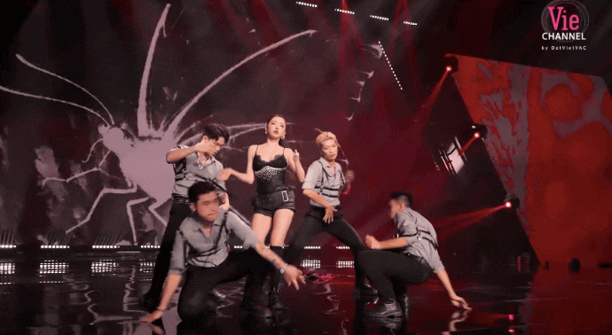 Chưa bao giờ thấy Bích Phương và Phương Ly nhảy sexy táo bạo cỡ này, Andree và Tăng Duy Tân chắc đang toát mồ hôi!- Ảnh 3.