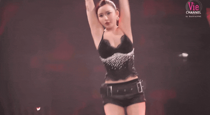 Chưa bao giờ thấy Bích Phương và Phương Ly nhảy sexy táo bạo cỡ này, Andree và Tăng Duy Tân chắc đang toát mồ hôi!- Ảnh 5.