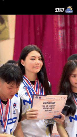 Xem Hạt Dẻ nhà MC Quyền Linh chơi bóng rổ: Chẳng còn hình tượng nàng thơ nhưng vẫn cuốn vô cùng!- Ảnh 6.