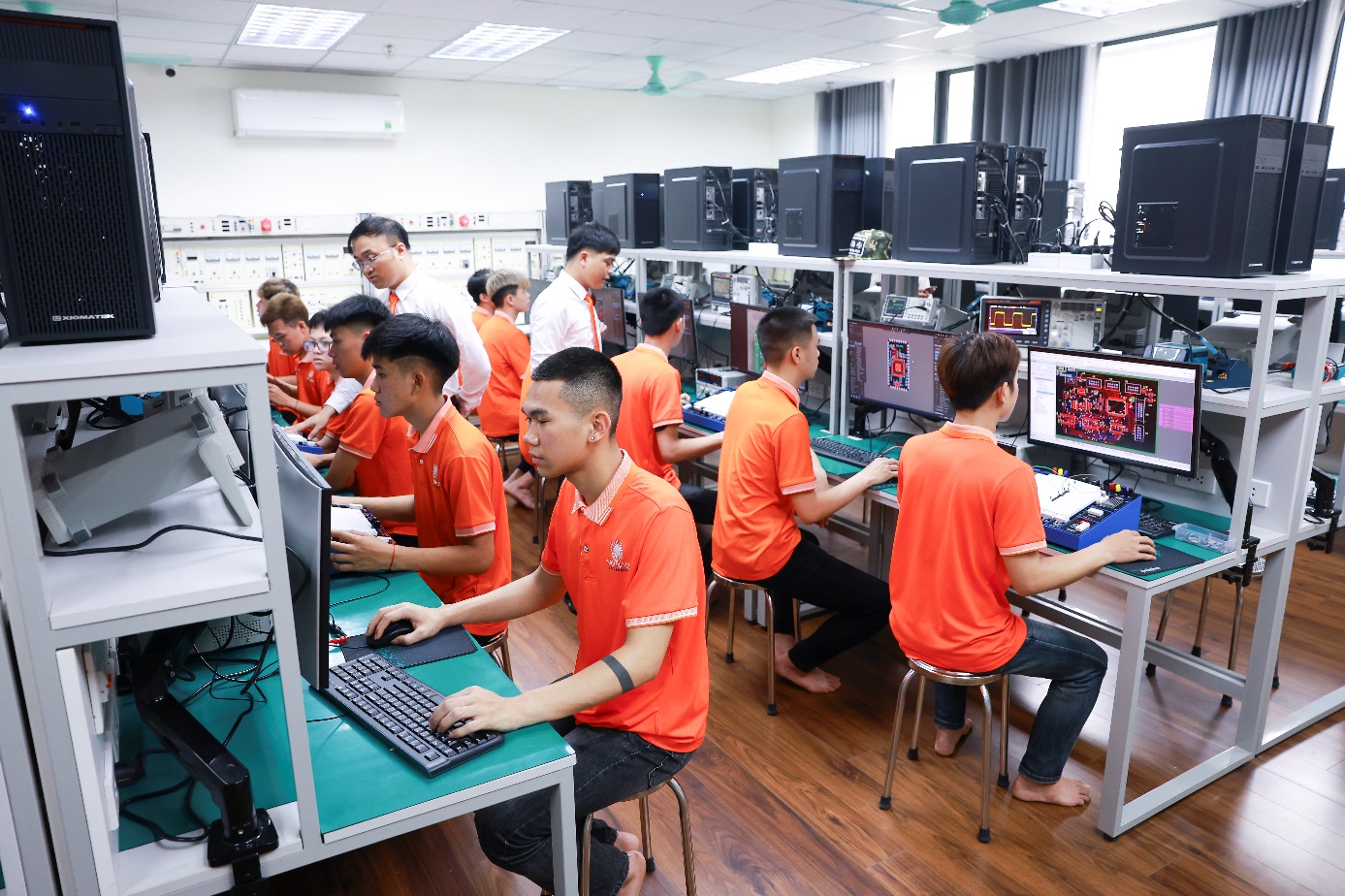 Học ra trường có việc làm ngay, trường đại học bật mí “công thức” đào tạo giúp sinh viên không lo thất nghiệp- Ảnh 2.