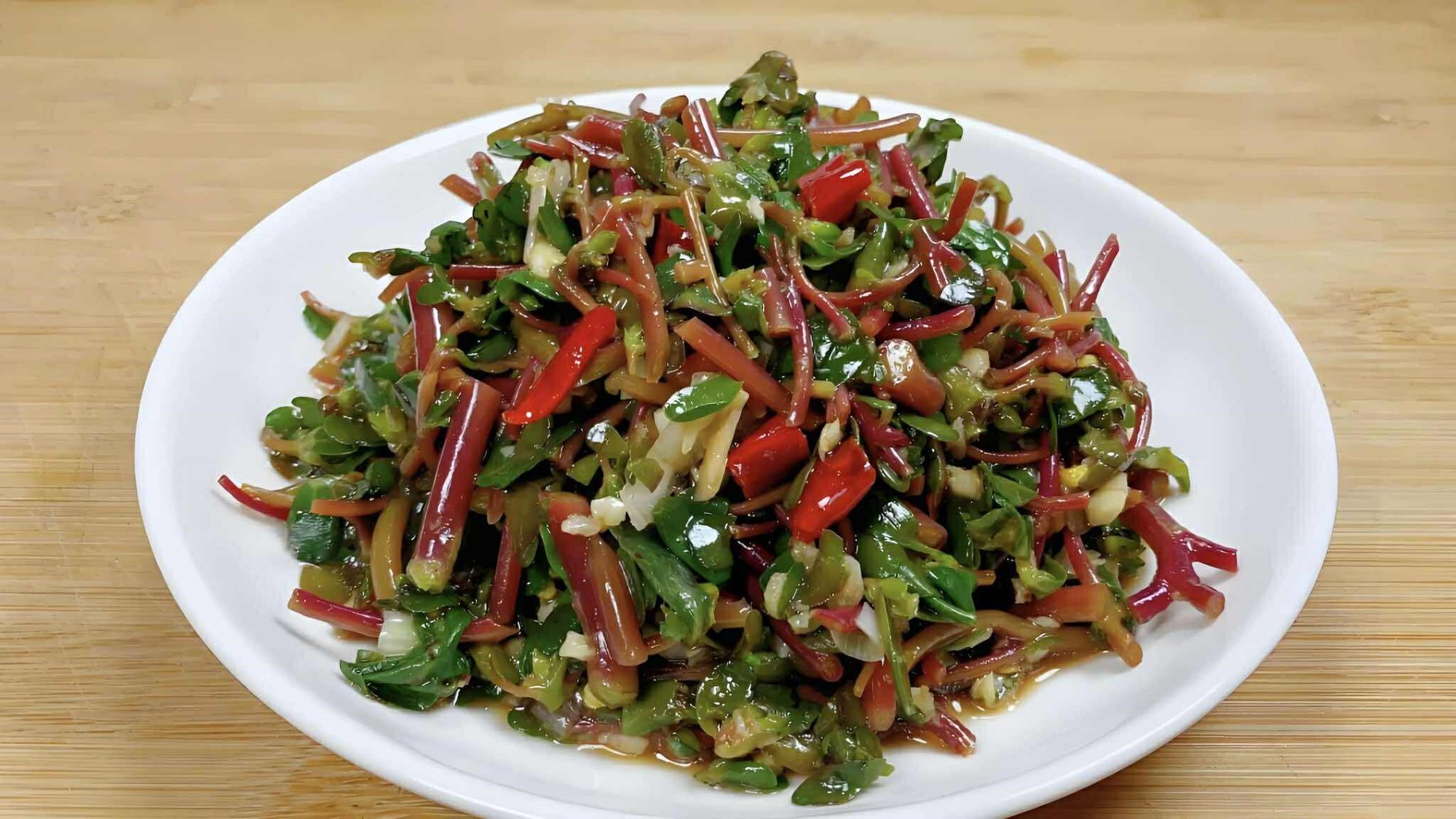 Có 4 loại rau mùa hè không chứa thuốc trừ sâu: Người sành ăn sẽ mua ngay về nấu 4 món ngon dễ làm- Ảnh 6.