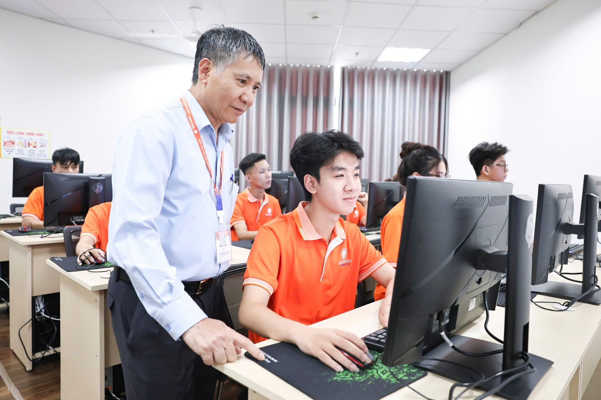 2K7 chọn học Kinh tế – Kinh doanh: Đừng học nếu chưa biết điều này- Ảnh 2. 2K7 chọn học Kinh tế – Kinh doanh: Đừng học nếu chưa biết điều này- Ảnh 2.