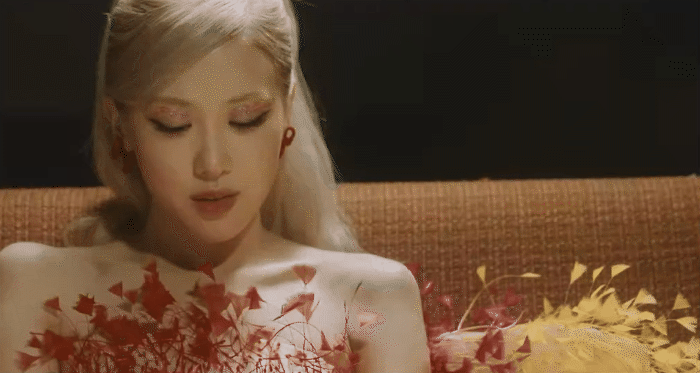 2 MV đưa sự nghiệp Rosé (BLACKPINK) bùng nổ toàn cầu đều có dấu ấn của NTK Công Trí- Ảnh 5.