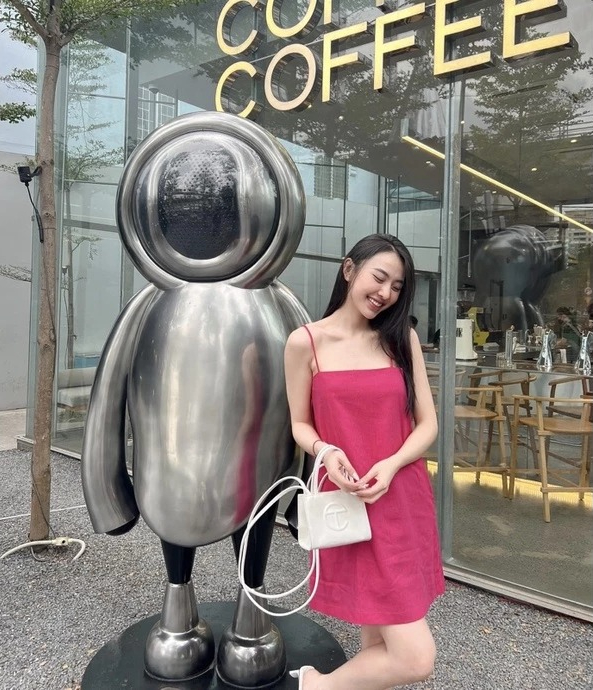 Váy hồng cánh sen khiến nhiều người chạy mất dép nhưng "đỉnh lưu Cbiz" hiên ngang diện và đẹp phát điên!- Ảnh 9.