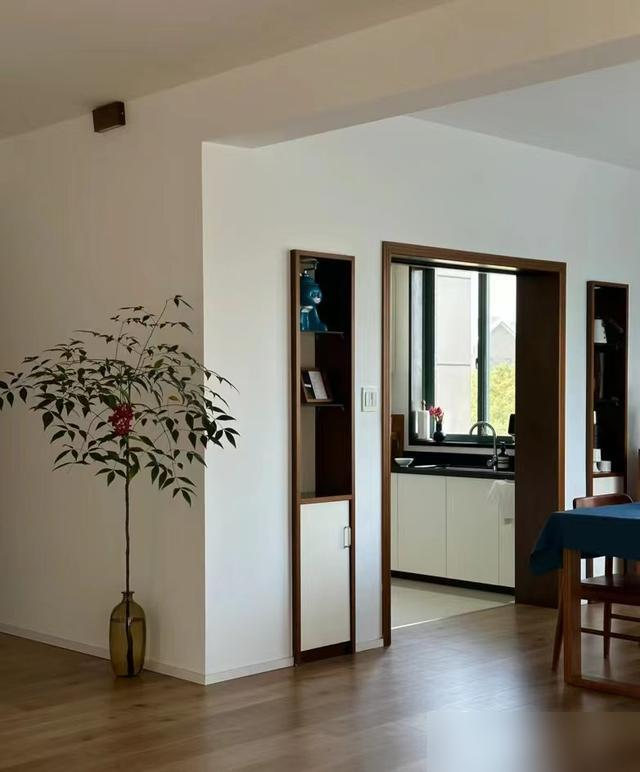 Ngôi nhà tối giản của người phụ nữ 50 tuổi: Không sofa, không TV – nhưng ai cũng thấy sang và tự do- Ảnh 3.