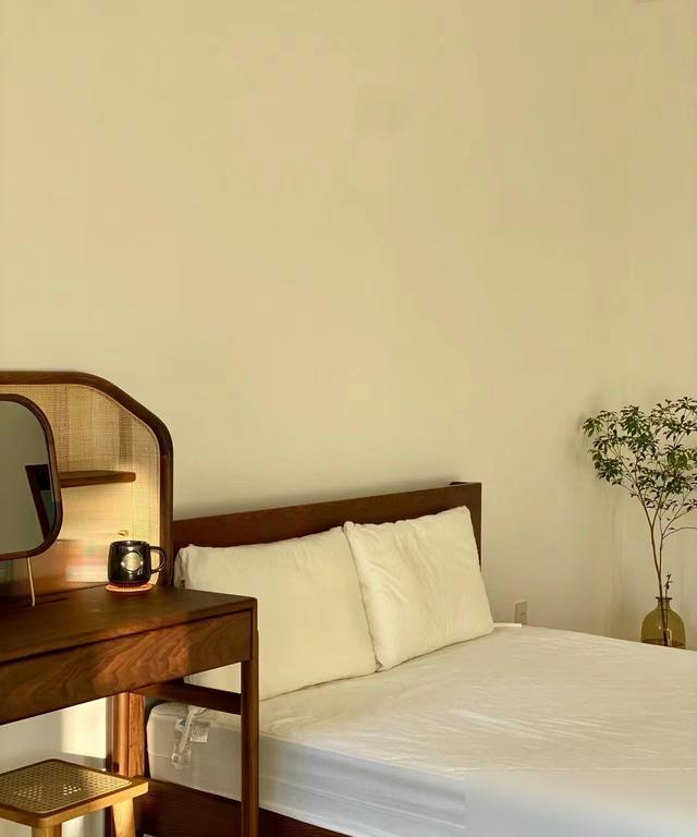 Ngôi nhà tối giản của người phụ nữ 50 tuổi: Không sofa, không TV – nhưng ai cũng thấy sang và tự do- Ảnh 9.