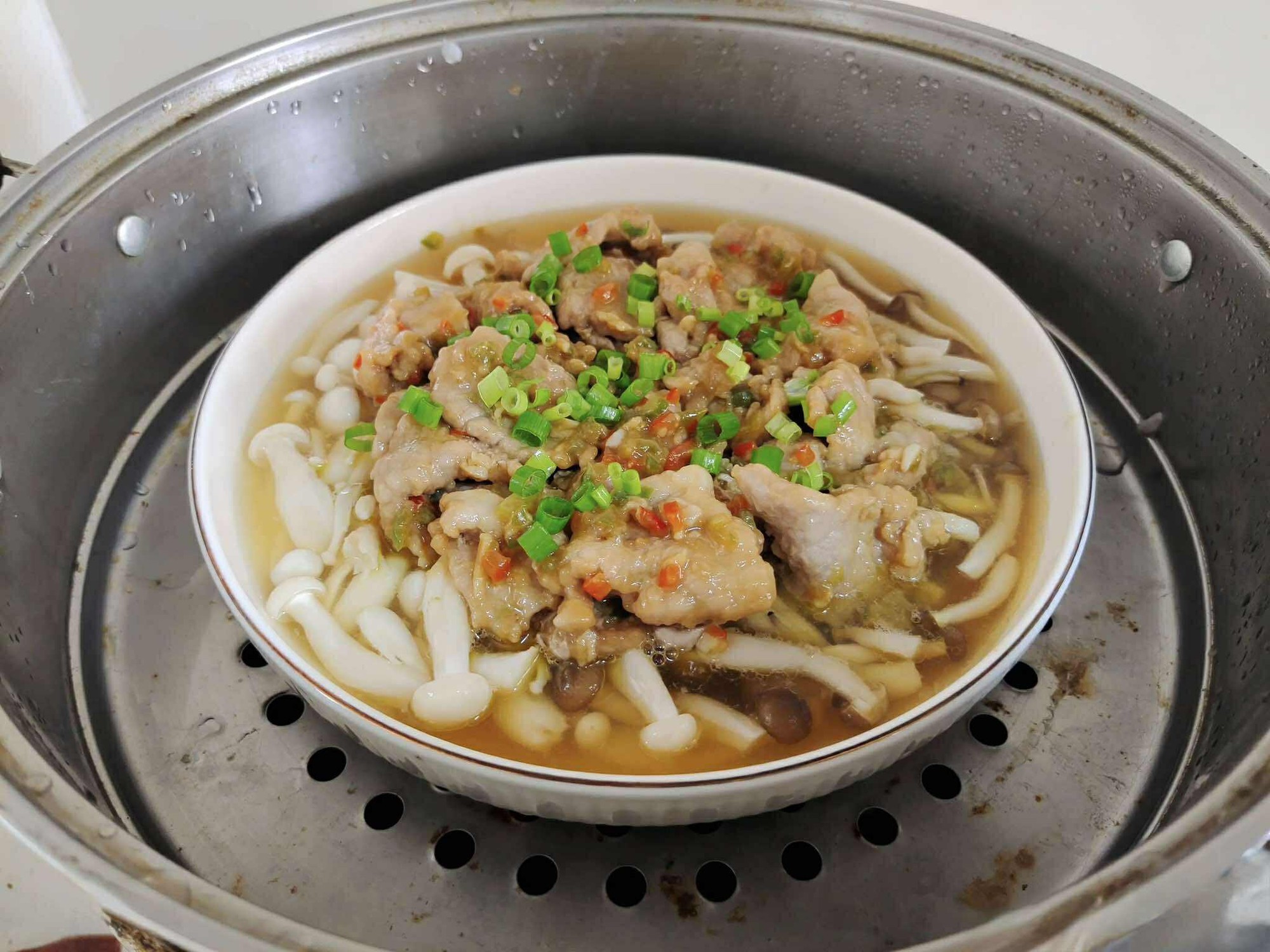 Chỉ dùng 2 nguyên liệu này bạn làm được món hấp siêu ngọt ngon, tươi mát ai ăn cũng thích mê- Ảnh 7.
