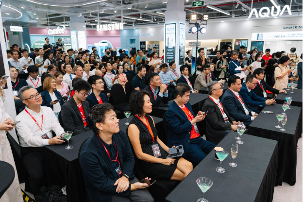 Một siêu thị điện máy đón hơn 2.000 lượt khách trong sự kiện ra mắt brandzone AI- Ảnh 3. Một siêu thị điện máy đón hơn 2.000 lượt khách trong sự kiện ra mắt brandzone AI- Ảnh 3.