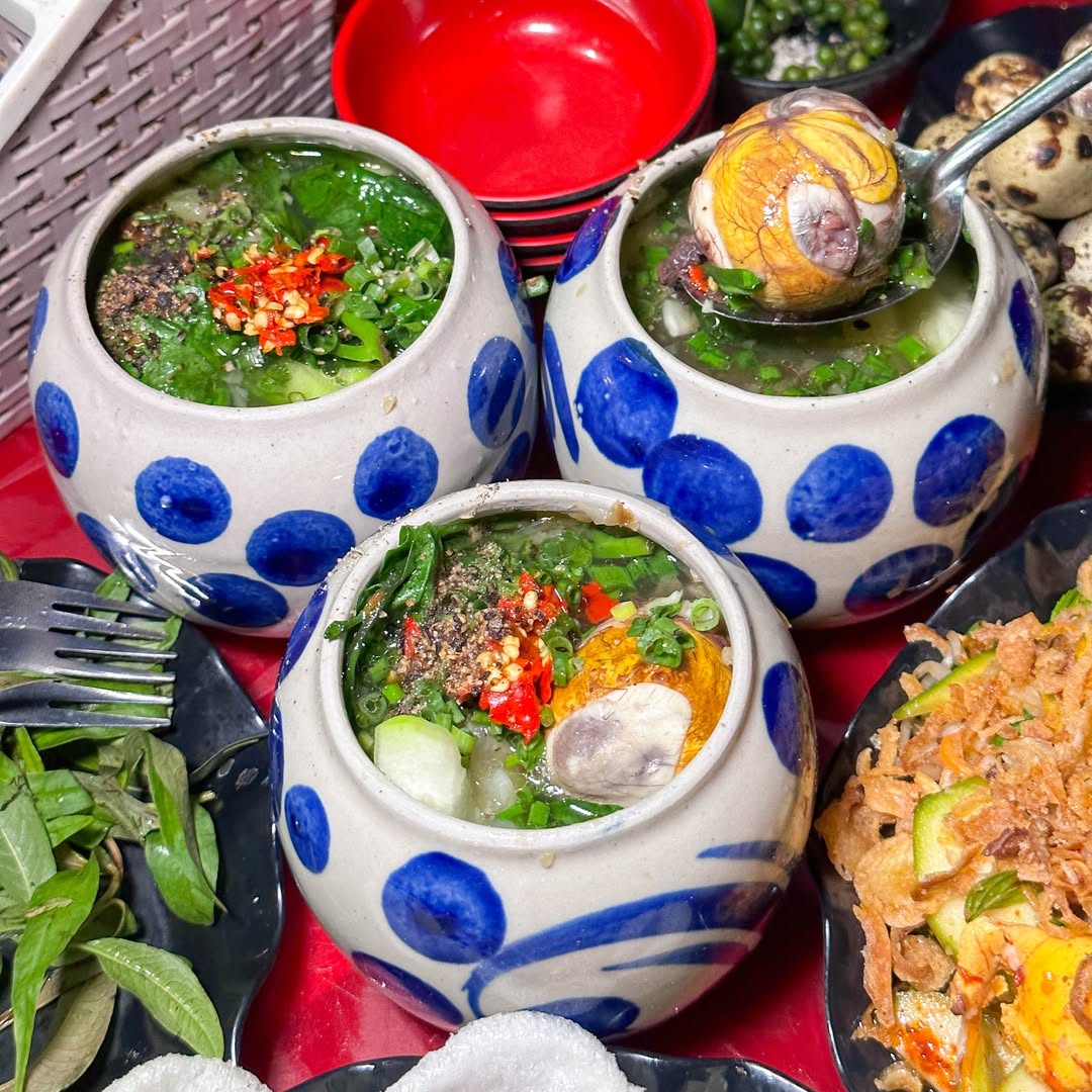 Trứng vịt lộn kiểu Huế: Cách người Huế biến một món ăn dân dã thành đặc sản ai cũng muốn thử một lần- Ảnh 4. Trứng vịt lộn kiểu Huế: Cách người Huế biến một món ăn dân dã thành đặc sản ai cũng muốn thử một lần- Ảnh 4.