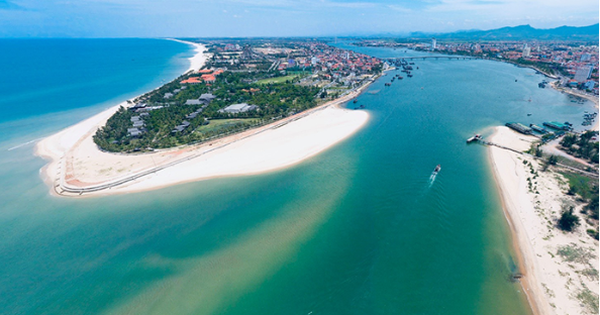 Làn sóng đầu tư đổ bộ về đô thị biển Đồng Hới – thị trường "xanh" đang thức giấc- Ảnh 1.