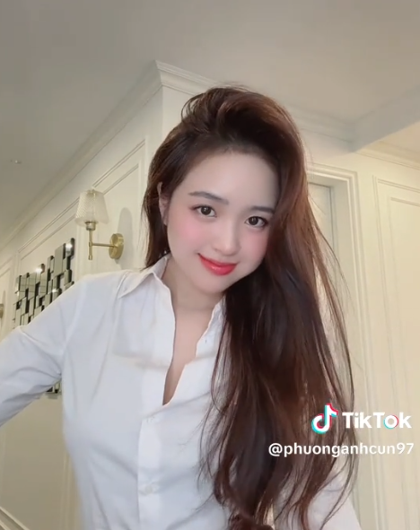 "Hot girl thư ký" lộ khoảnh khắc khiến fan nam rần rần mong muốn được che chở- Ảnh 4.