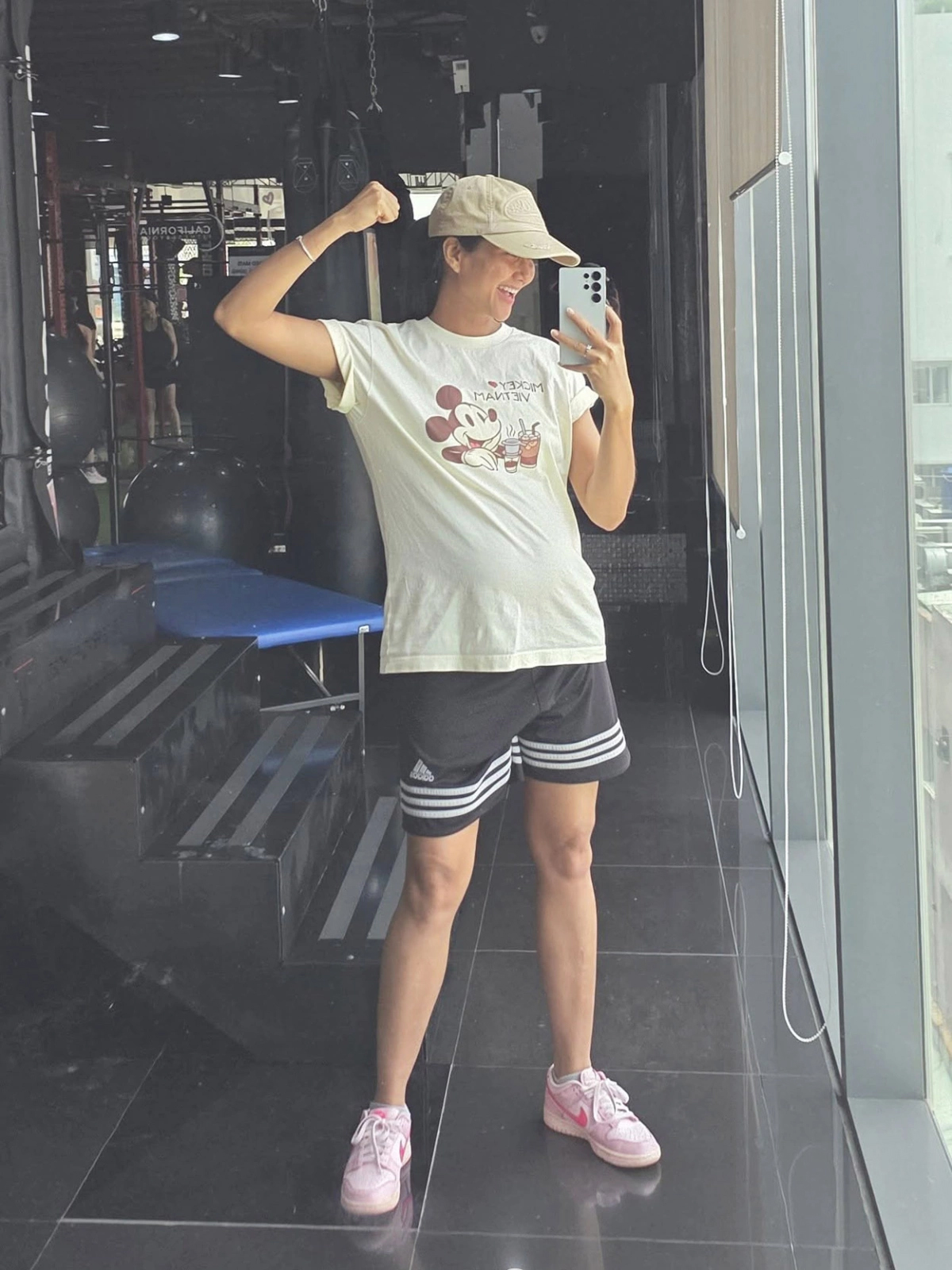 Học Hoa hậu H'Hen Niê tập gym đến tận những tháng cuối thai kỳ: HLV lưu ý 1 điều quan trọng- Ảnh 1.