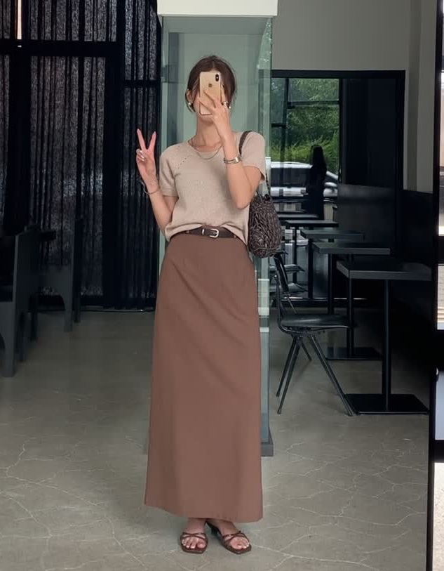 Chưa bao giờ đồ màu nâu hot như bây giờ: 10 cách mặc giúp vẻ ngoài rất sang mà không bị già- Ảnh 1.