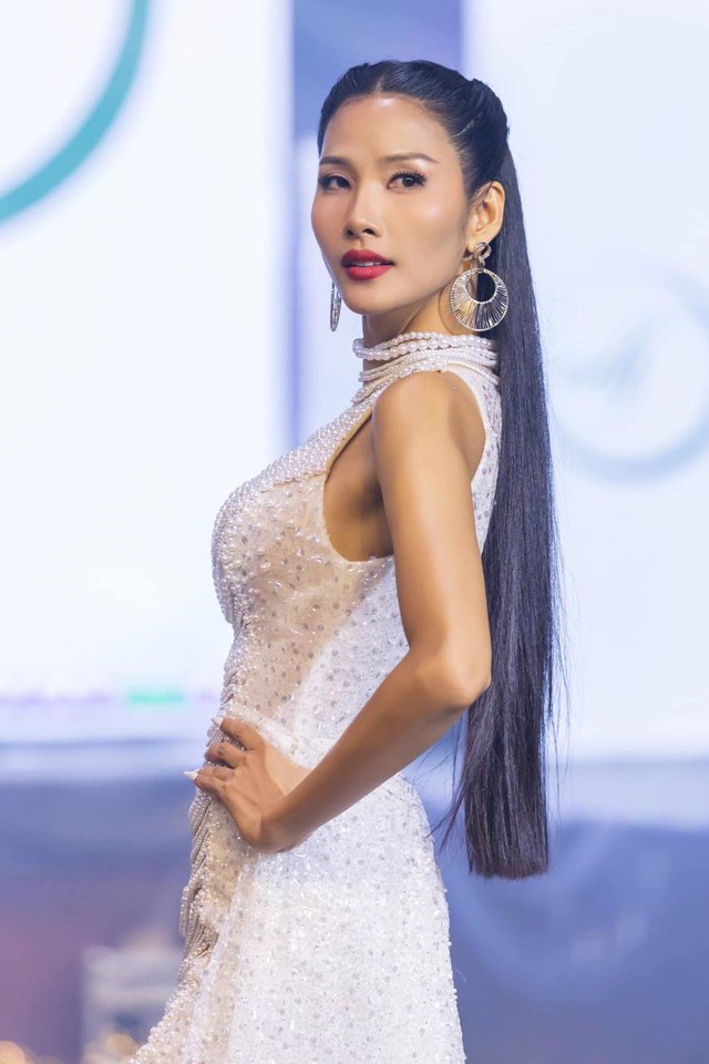 Bị mỉa mai ế show quảng cáo, Hoàng Thuỳ tuyên bố: "Sống biết đủ, chậm mà chắc!"- Ảnh 2.
