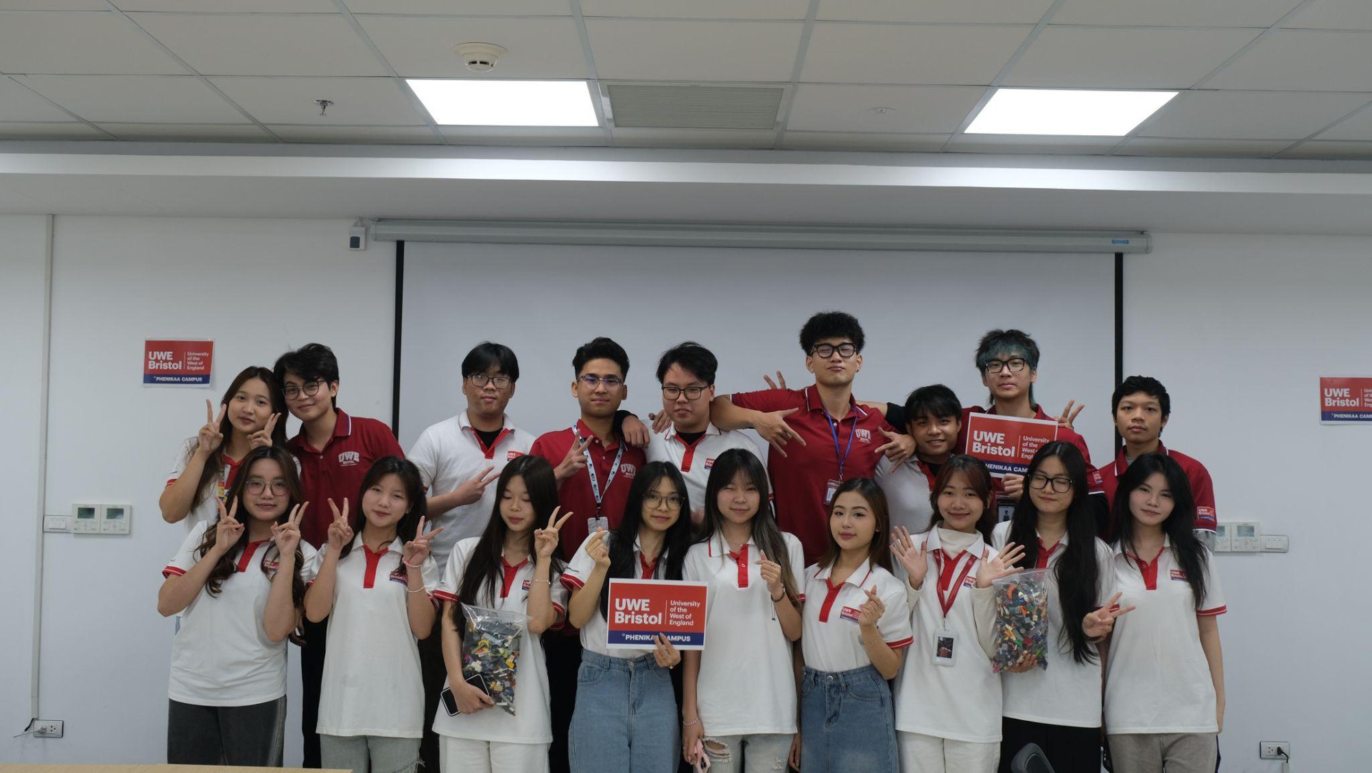 Xét tuyển Đại học 2025: Ưu tiên năng lực hơn điểm số, nhận bằng cấp quốc tế chuẩn Anh quốc- Ảnh 2.