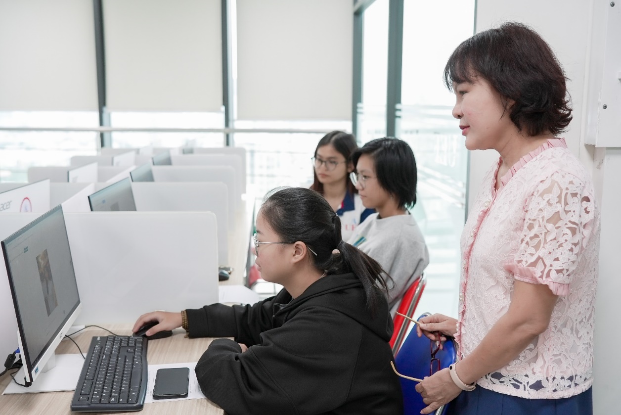 Hàng loạt chính sách hỗ trợ của UEF dành cho thí sinh trước khi vào đại học- Ảnh 3.