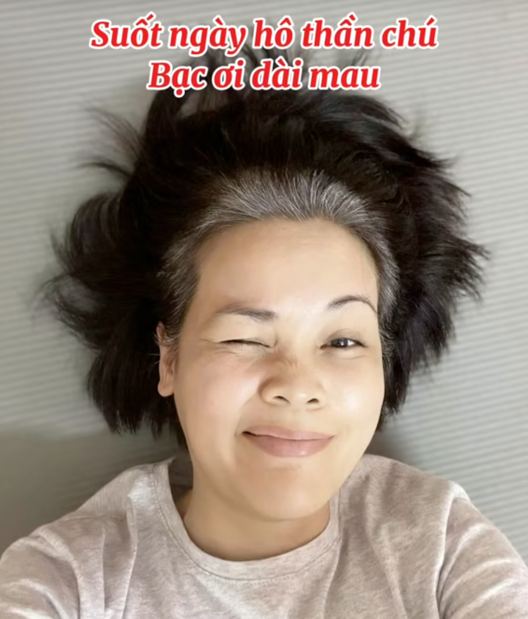 U50 trải lòng về mái tóc bạc tự nhiên: 5 mẹo dùng dầu gội tím và dưỡng ẩm giúp tóc bạc khỏe, sáng màu- Ảnh 5.