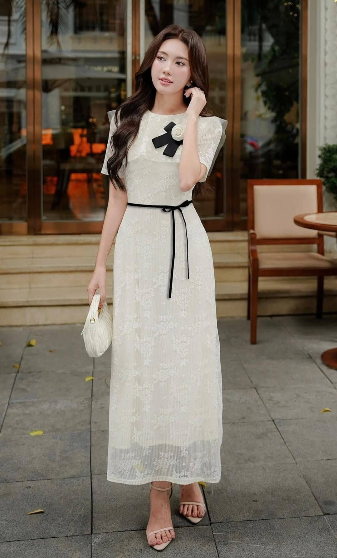 Những mẫu váy ren nhẹ nhàng mà sang chảnh tuyệt đối, khéo hack tuổi cho nàng công sở trong mọi hoàn cảnh- Ảnh 6.