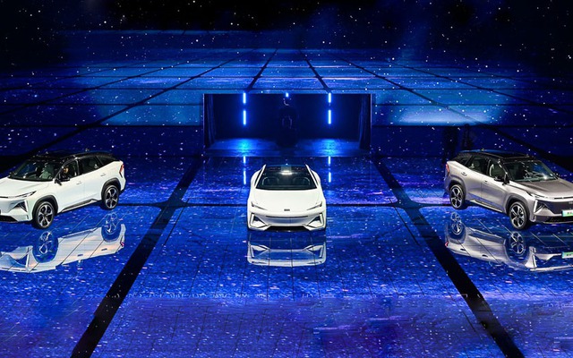 Xe định nghĩa bằng phần mềm: Sự nhạy bén của “gã khổng lồ” Geely- Ảnh 1.