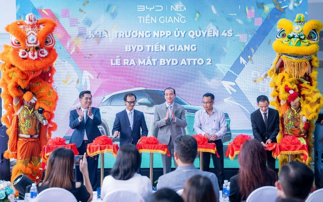 BYD phủ sóng xe điện tại miền Tây bằng Atto 2, chính thức khai trương showroom 4S gần 3.000m2- Ảnh 1.
