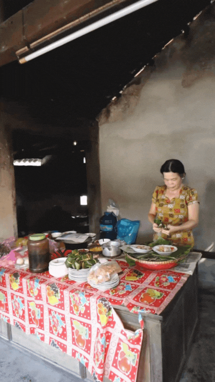 Quán bánh ướt 35 năm tuổi bên ngoài nhìn xập xệ nhưng lại ngon và rẻ không đâu bằng, đi Huế mấy lần mới biết- Ảnh 12.