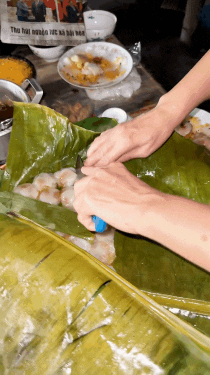 Quán bánh ướt 35 năm tuổi bên ngoài nhìn xập xệ nhưng lại ngon và rẻ không đâu bằng, đi Huế mấy lần mới biết- Ảnh 22.
