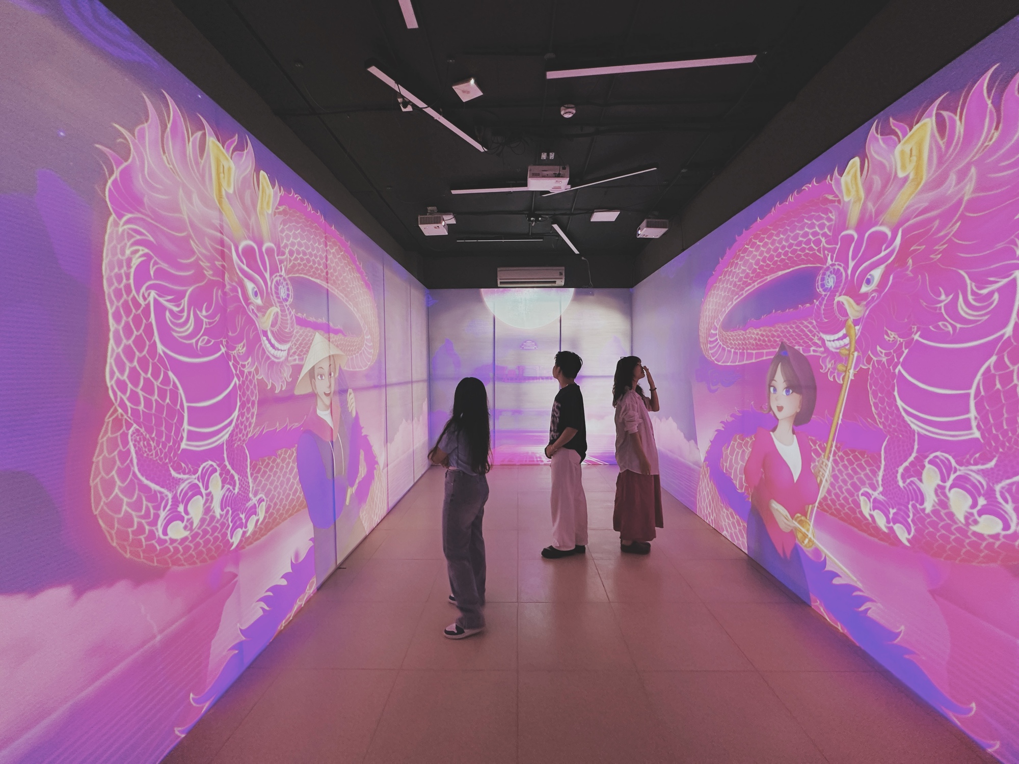Phương Vũ, Antiantiart, Thủng Long Family “giải mã” thị trường thiết kế sáng tạo “khát” điều gì?- Ảnh 2.