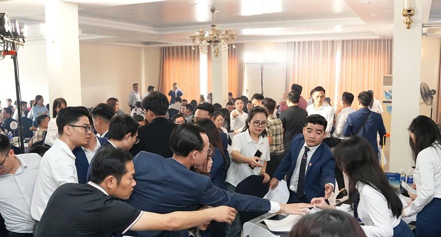 Chủ đầu tư Bắc Thăng Long - Thành Đồng bàn giao sổ đỏ cho cư dân City Rise- Ảnh 3.