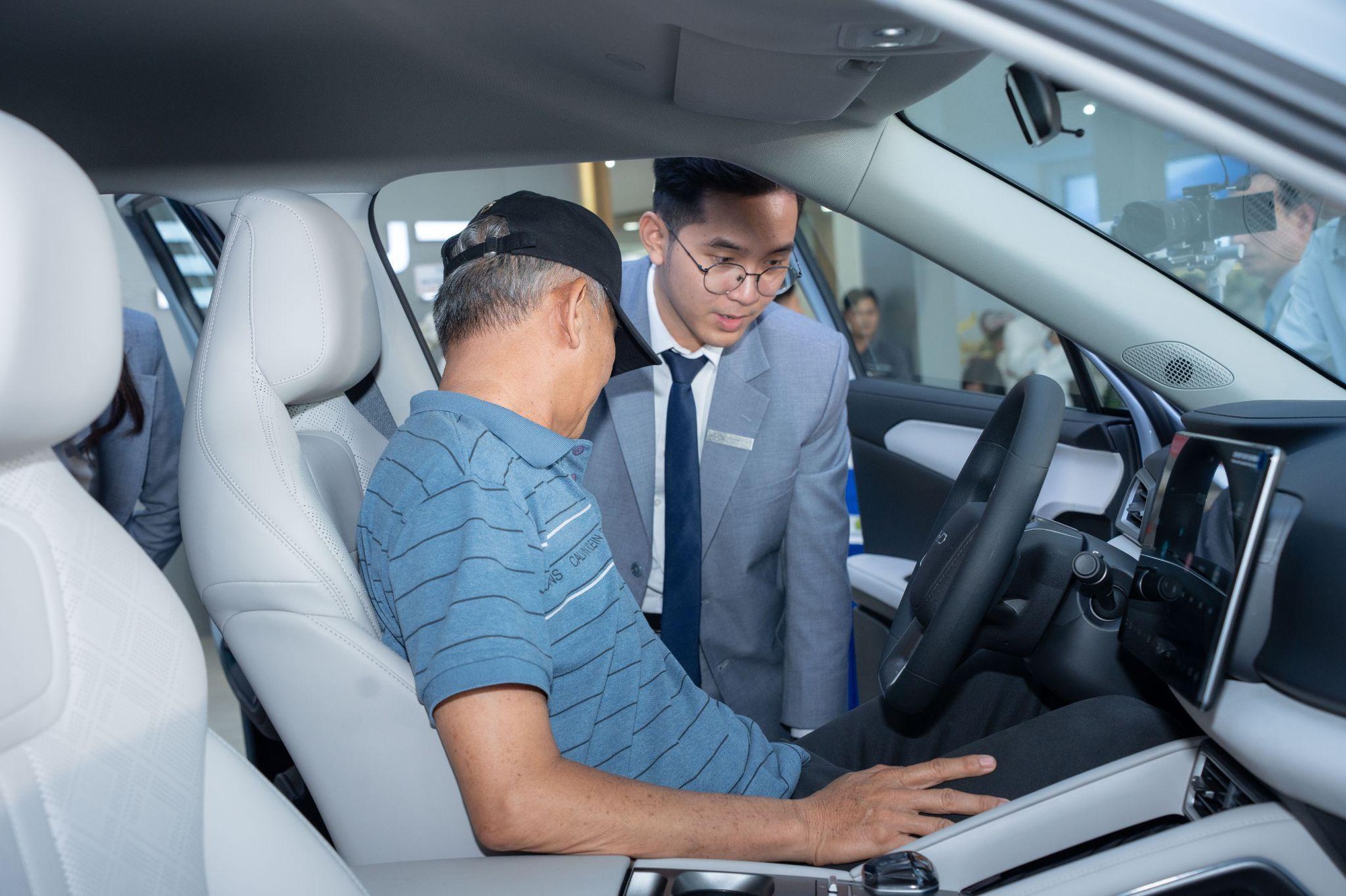 BYD phủ sóng xe điện tại miền Tây bằng Atto 2, chính thức khai trương showroom 4S gần 3.000m2- Ảnh 4.