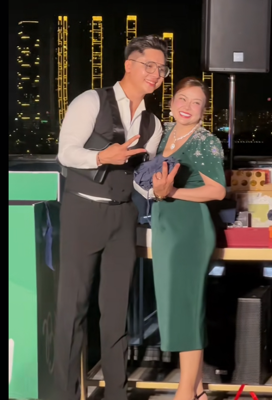 Lên phòng ngủ trễ 10 phút, con rể chủ tiệm vàng Đồng Tháp bị vợ đuổi ra ngoài: Mẹ vợ liền có động thái- Ảnh 6.