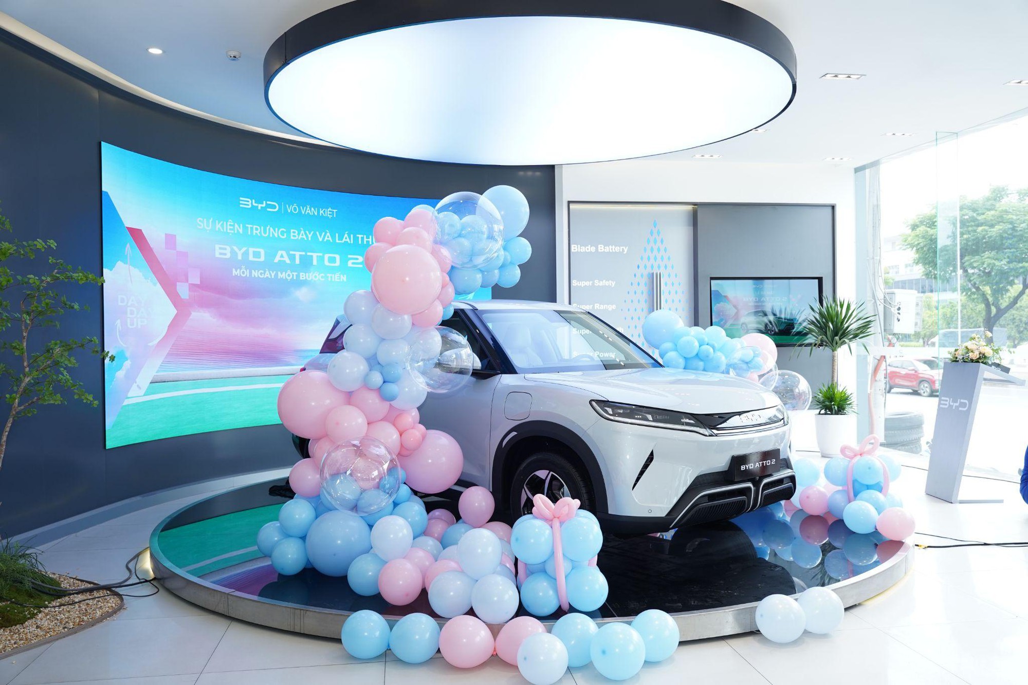 Bùng nổ ATTO 2 tại BYD Võ Văn Kiệt - Chuẩn mực công nghệ mới- Ảnh 3.