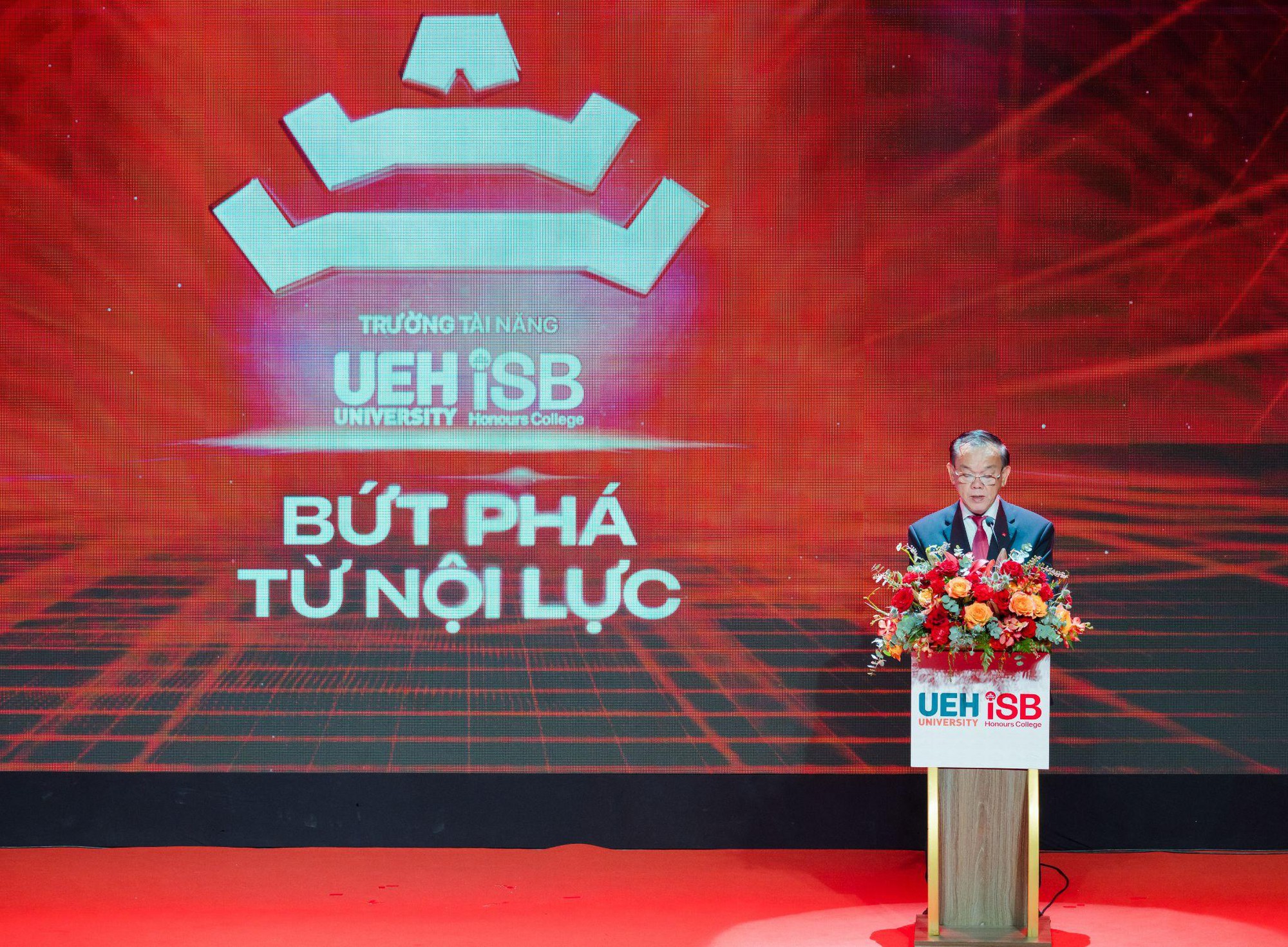 Hành trang cho tương lai vươn xa: Tri thức, nội lực và tầm nhìn toàn cầu- Ảnh 3. Hành trang cho tương lai vươn xa: Tri thức, nội lực và tầm nhìn toàn cầu- Ảnh 3.