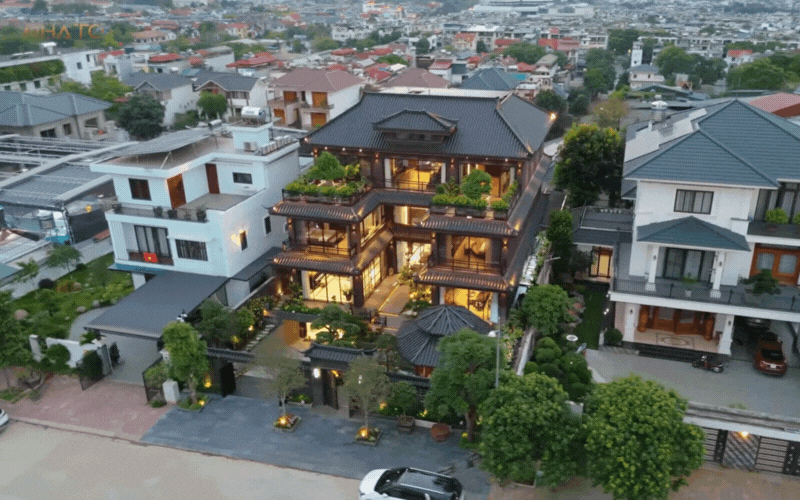 Bên trong biệt phủ hình chữ "H" rộng 1.200m2 đậm chất Á Đông của gia chủ yêu trà đạo- Ảnh 1.