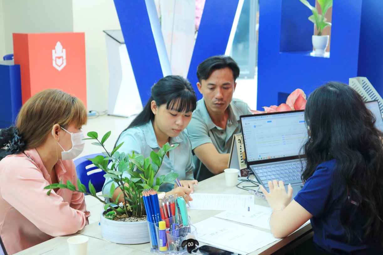 2k7 sau kỳ thi THPT: Đừng để “chọn sai ngành” - Workshop DHV là điểm chạm quyết định- Ảnh 2. 2k7 sau kỳ thi THPT: Đừng để “chọn sai ngành” - Workshop DHV là điểm chạm quyết định- Ảnh 2.