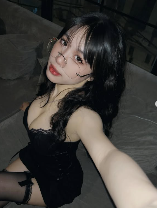 Màn biến hình khó tin của "idol top top" từng bị chê bai, gây sốc chẳng kém các tỷ tỷ xứ Trung- Ảnh 11. Màn biến hình khó tin của "idol top top" từng bị chê bai, gây sốc chẳng kém các tỷ tỷ xứ Trung- Ảnh 11.