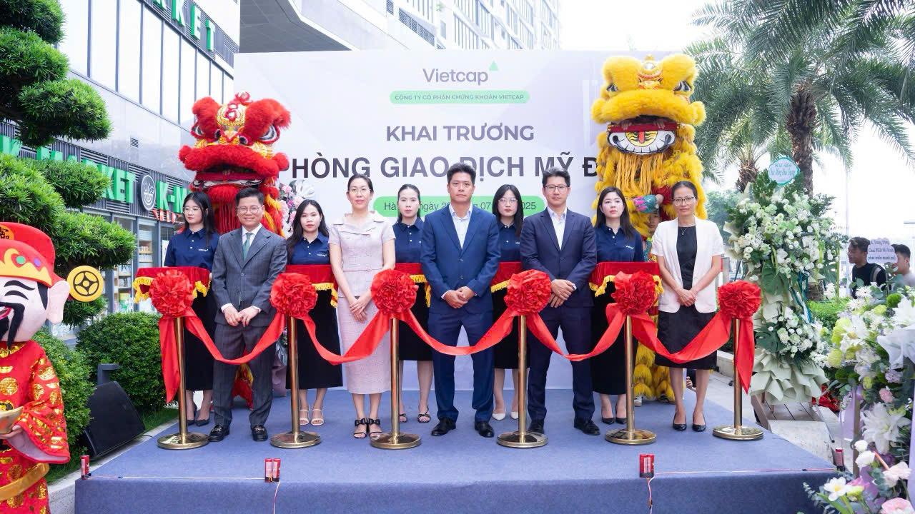 Vietcap nâng tầm nhà đầu tư Việt với chi nhánh phòng giao dịch mới tại Hà Nội- Ảnh 2.
