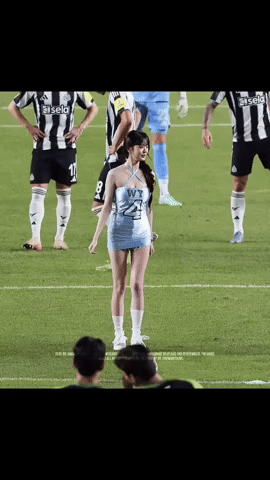 Netizen "ném đá" Jang Won-Young vì mặc váy ngắn cũn cỡn, nhưng không chê được body cực phẩm, tất cả là nhờ tập môn này!- Ảnh 2.