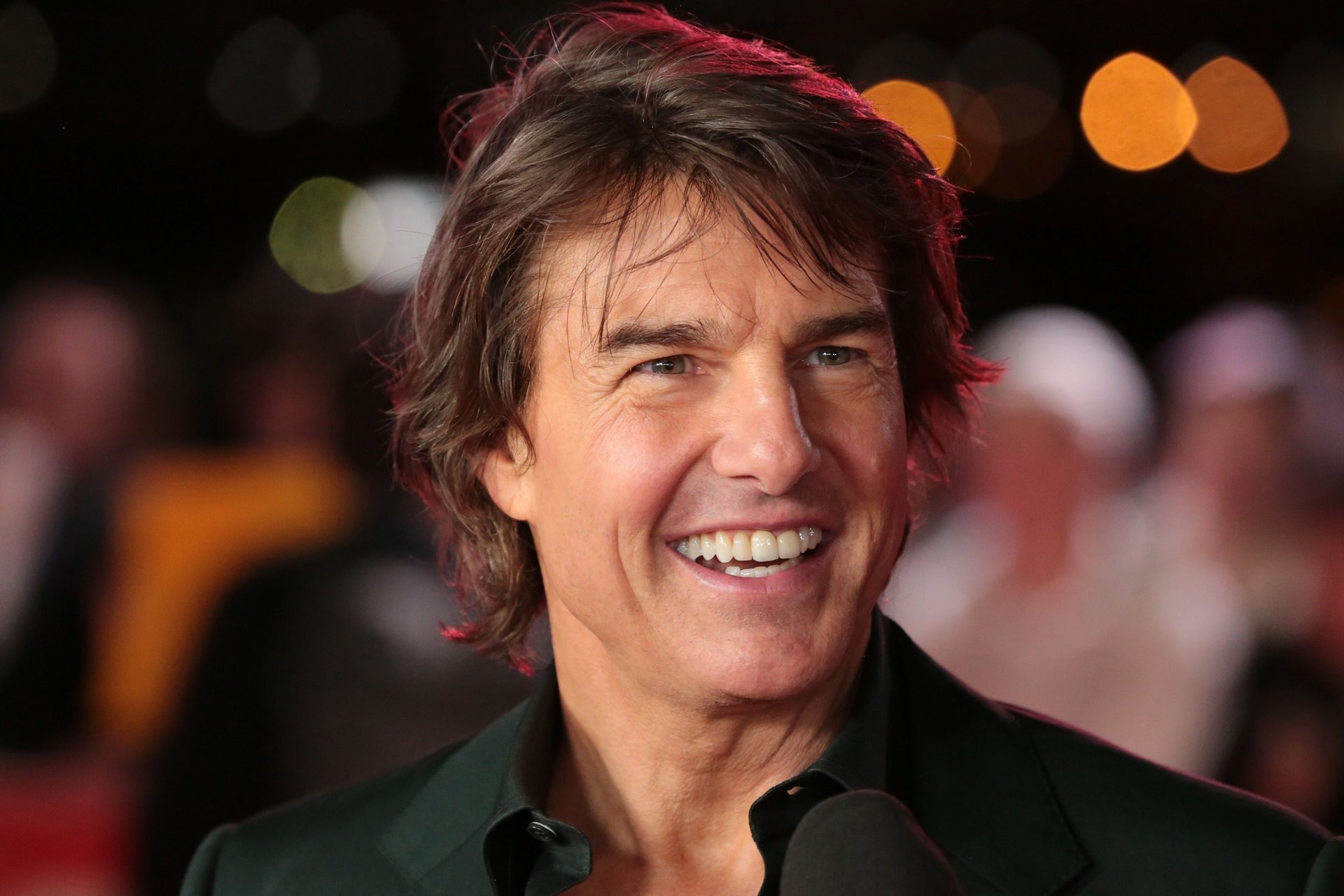 "Kẻ phản diện" Tom Cruise: 13 năm bỏ nghĩa vụ làm cha
với con gái Suri, đến nay mải mê tình trẻ kém 26 tuổi!- Ảnh 5. "Kẻ phản diện" Tom Cruise: 13 năm bỏ nghĩa vụ làm cha
với con gái Suri, đến nay mải mê tình trẻ kém 26 tuổi!- Ảnh 5.