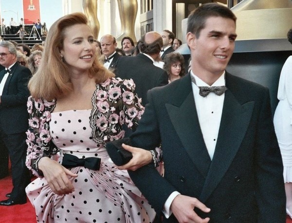 "Kẻ phản diện" Tom Cruise: 13 năm bỏ nghĩa vụ làm cha
với con gái Suri, đến nay mải mê tình trẻ kém 26 tuổi!- Ảnh 8. "Kẻ phản diện" Tom Cruise: 13 năm bỏ nghĩa vụ làm cha
với con gái Suri, đến nay mải mê tình trẻ kém 26 tuổi!- Ảnh 8.