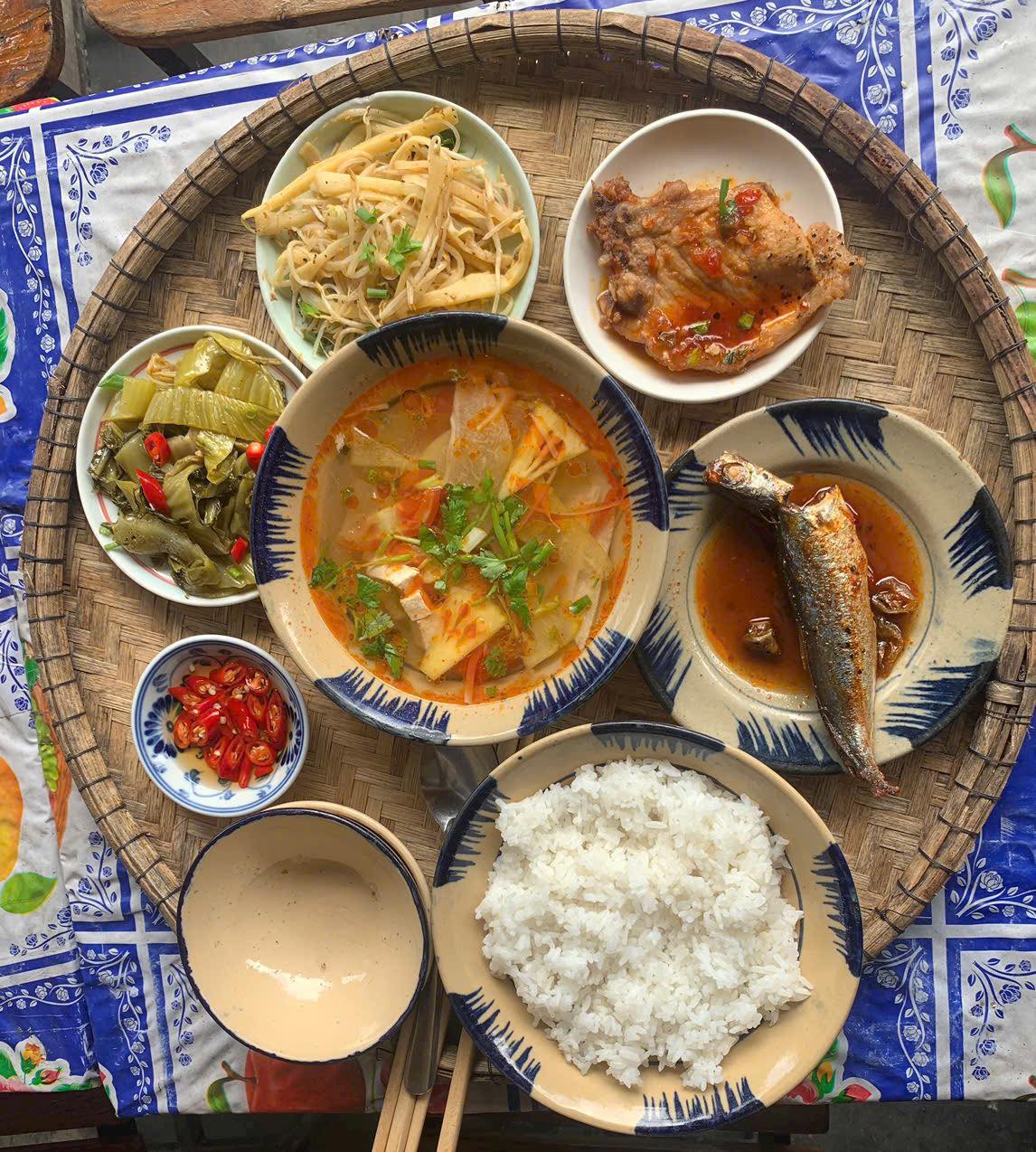 7 quán cơm quê siêu ngon siêu rẻ ở Huế: Ăn no căng bụng như cơm mẹ nấu mà "không đau ví"- Ảnh 10.