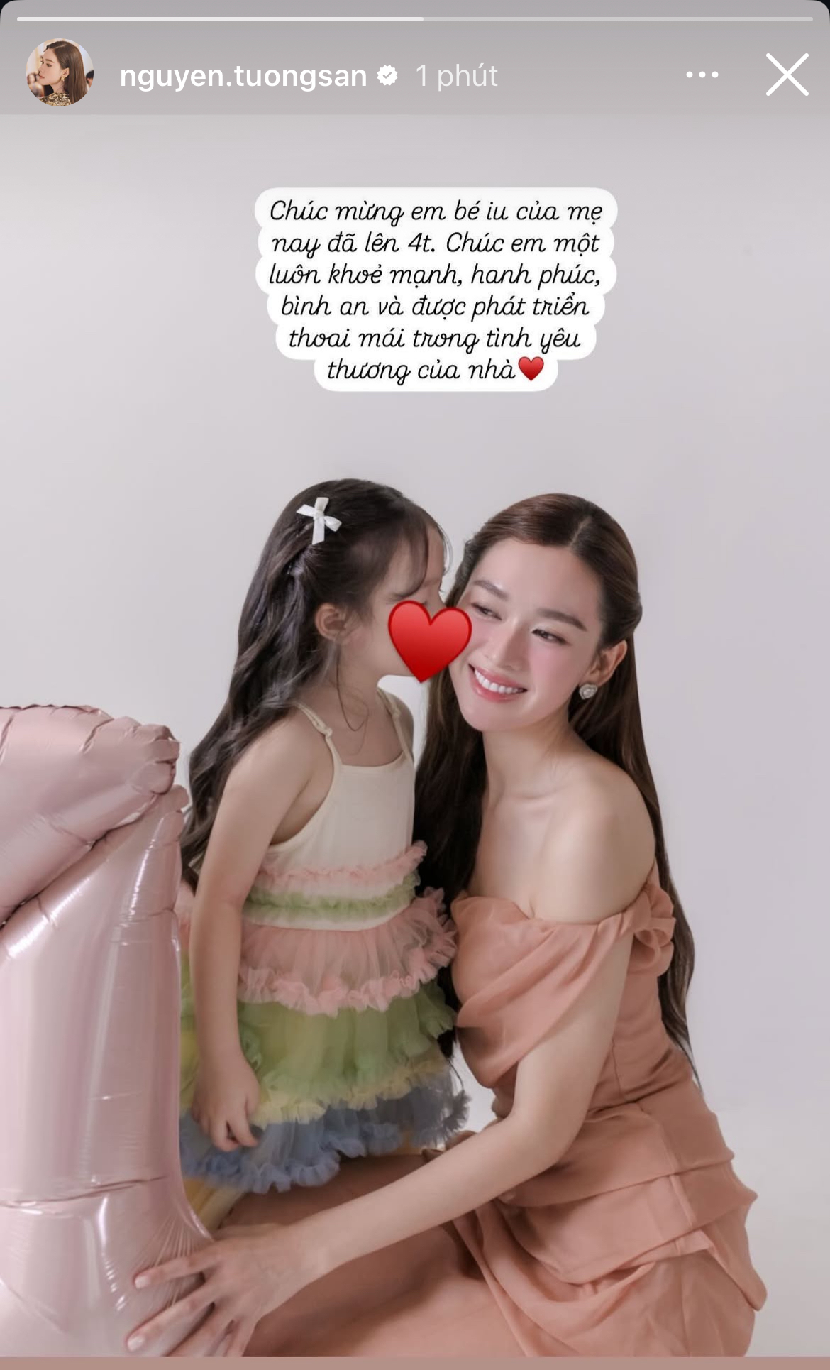 Á hậu 2000 Vbiz công khai con gái 4 tuổi với chồng doanh nhân- Ảnh 1. Á hậu 2000 Vbiz công khai con gái 4 tuổi với chồng doanh nhân- Ảnh 1.
