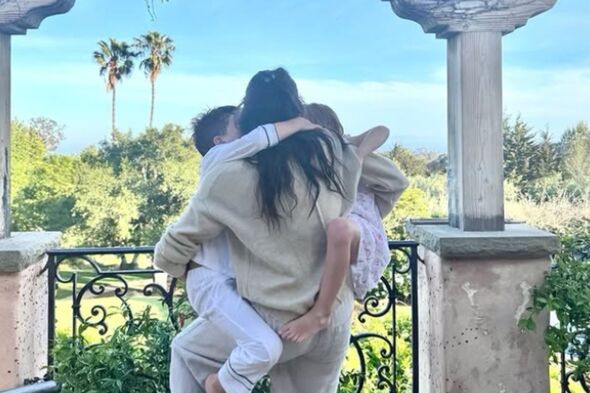 Meghan Markle lo ngại con trai Archie ngày càng tò mò về nước Anh và muốn quay về Hoàng gia- Ảnh 2.