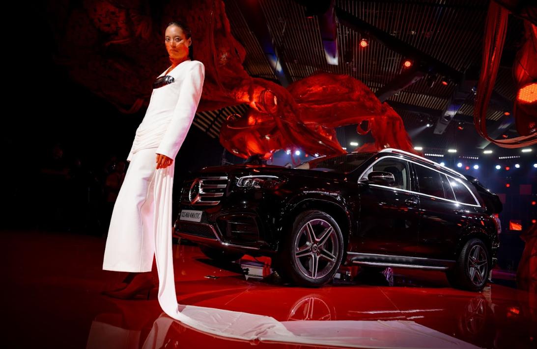 Mercedes-Benz Việt Nam ra mắt bộ đôi GLS mới trong triển lãm LiveRARE- Ảnh 7.