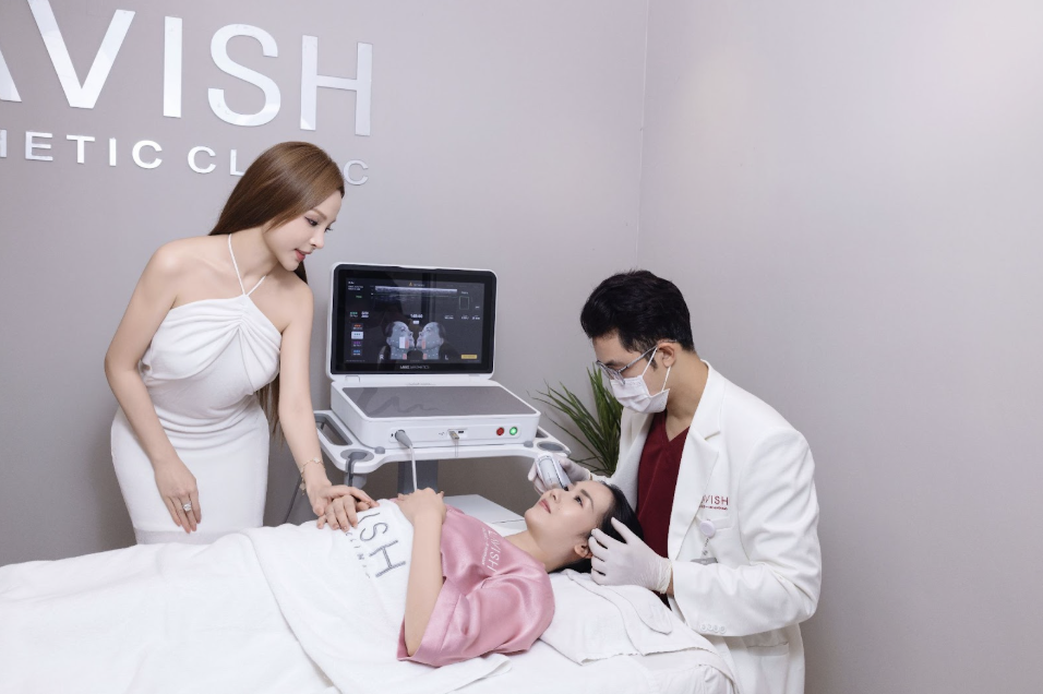 Dàn mỹ nhân Việt sở hữu nhan sắc rạng ngời, gia đình hạnh phúc và sự nghiệp thành công- Ảnh 9.