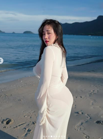 "Full" màn khoe vóc dáng gợi cảm theo cách cực tinh tế của hot girl TikToker- Ảnh 9. "Full" màn khoe vóc dáng gợi cảm theo cách cực tinh tế của hot girl TikToker- Ảnh 9.