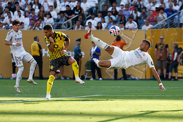 Mbappe ăn mừng đầy xúc động tưởng nhớ Diogo Jota khi lập siêu phẩm giúp Real thắng nghẹt thở Dortmund ở FIFA Club World Cup- Ảnh 4.