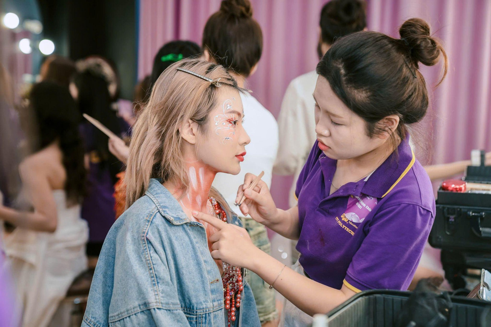 Sinh viên FPT Polytechnic nhận “mưa giải thưởng” tại cuộc thi làm đẹp quốc tế- Ảnh 4.