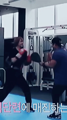 Lisa (BLACKPINK) chiếm trọn spotlight với body cực chiến, một phần nhờ chăm tập boxing đấy nhé!- Ảnh 6.